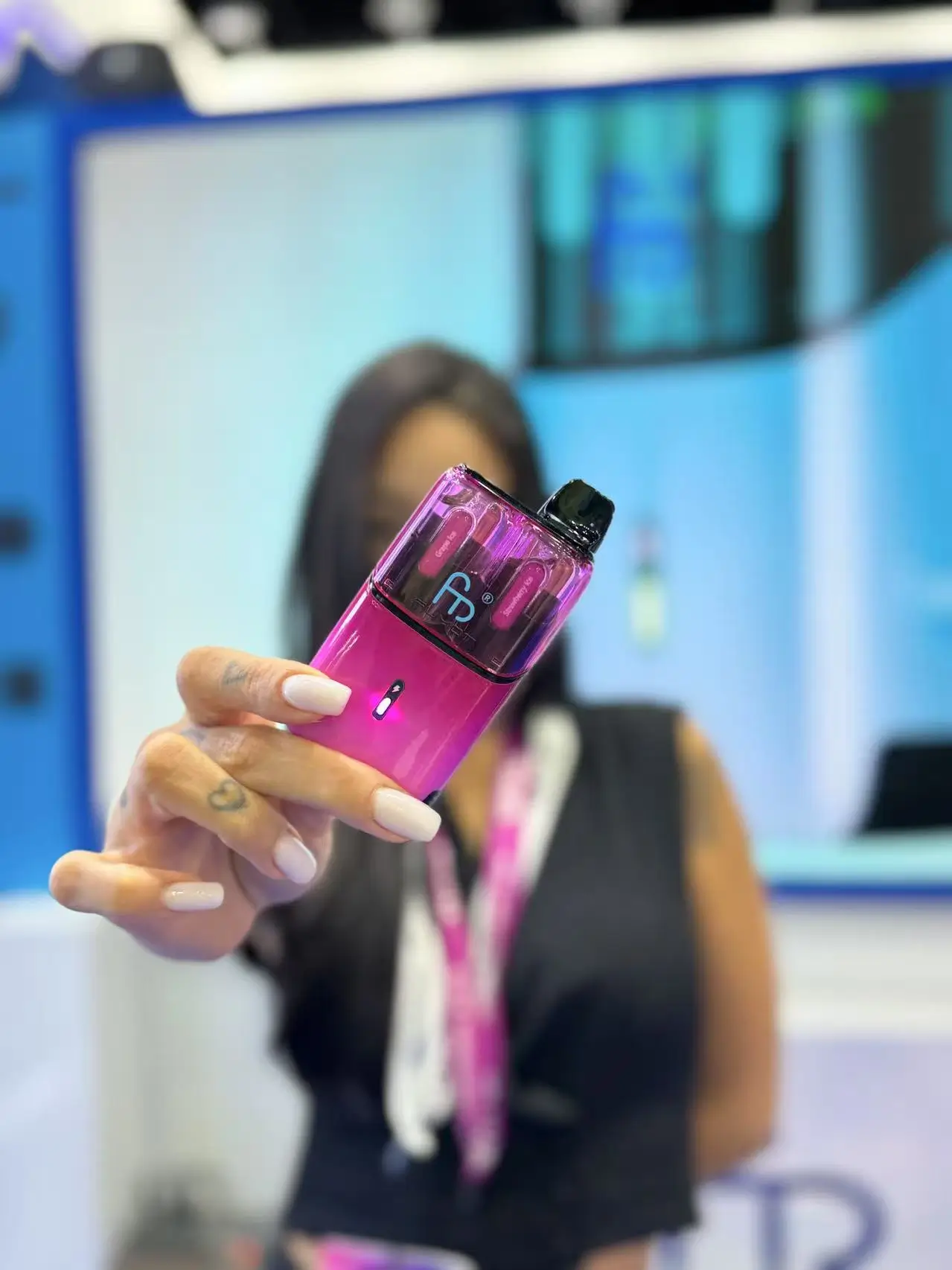 Fumot-Ultra-T32000-at-World-Vape-Show-1