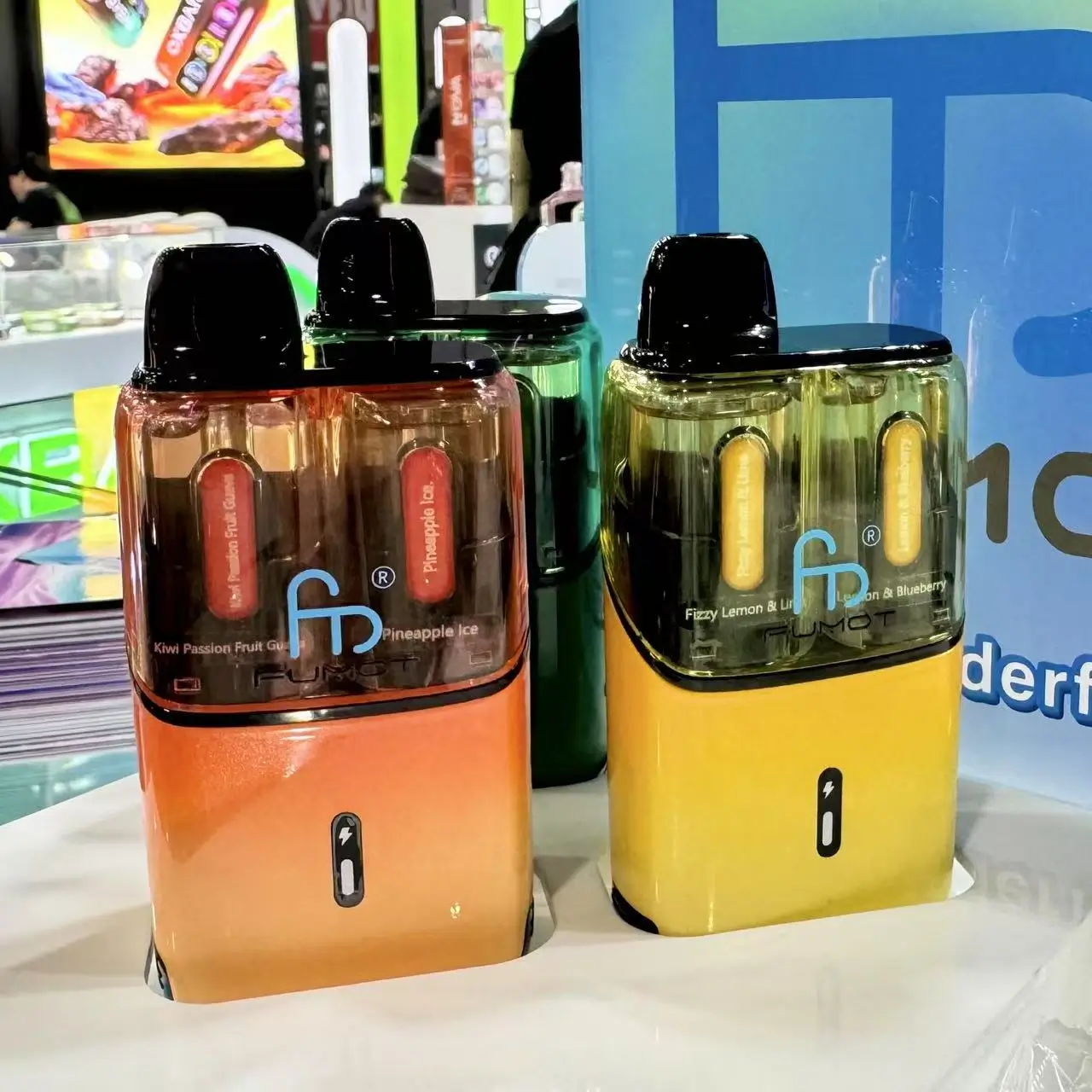 Fumot-Ultra-T32000-at-World-Vape-Show-5